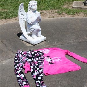 Young girls Minnie Mouse sleepware